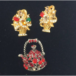 3 Gold Tone Rhinestone Brooch Pins 1” Jewelry‎ Red  Tea Pot 2  Flower Bouquet